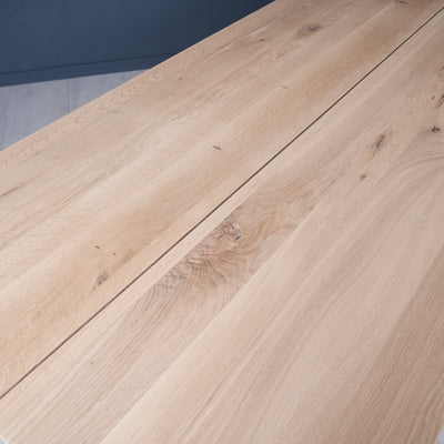 eettafel bestaande uit 2 delen hout