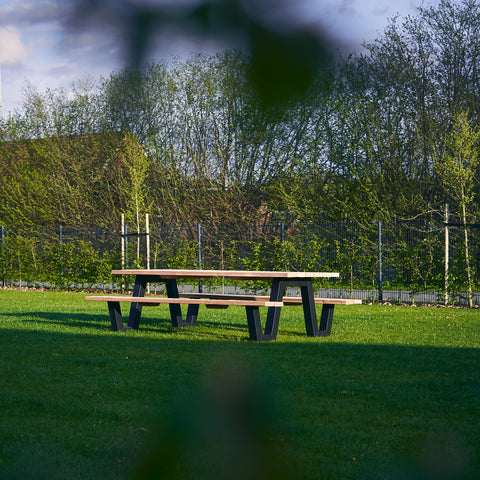 Picknicktafels bij zaza woods bestellen