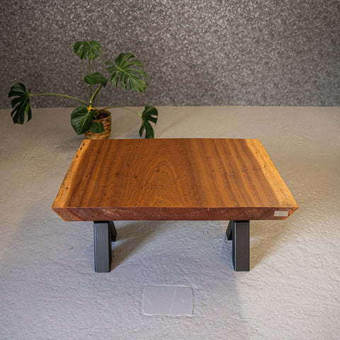 salontafel van een stuk sipo hout